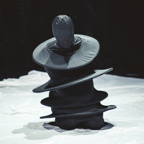 Tendai Malvine Makurumbandi – Dis(placed) Shadows